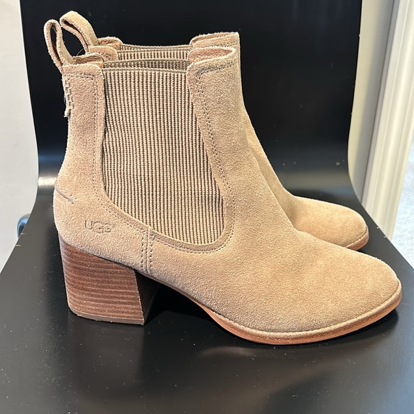 Ugg Suede booties - Picture 3 of 6